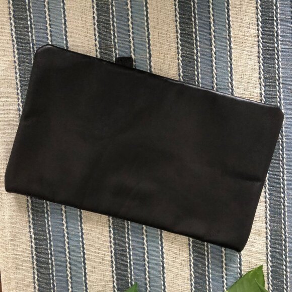 Danier Sleek Design Front Zip Leather Clutch Bag Chocolate Brown Sz OS NWT - Picture 3 of 9